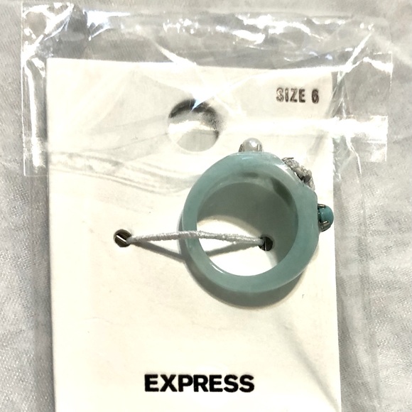 💍 EXPRESS chunky Resin Rhinestone Embellished Ring Turquoise size 6 NWT 🛍 - Picture 7 of 10